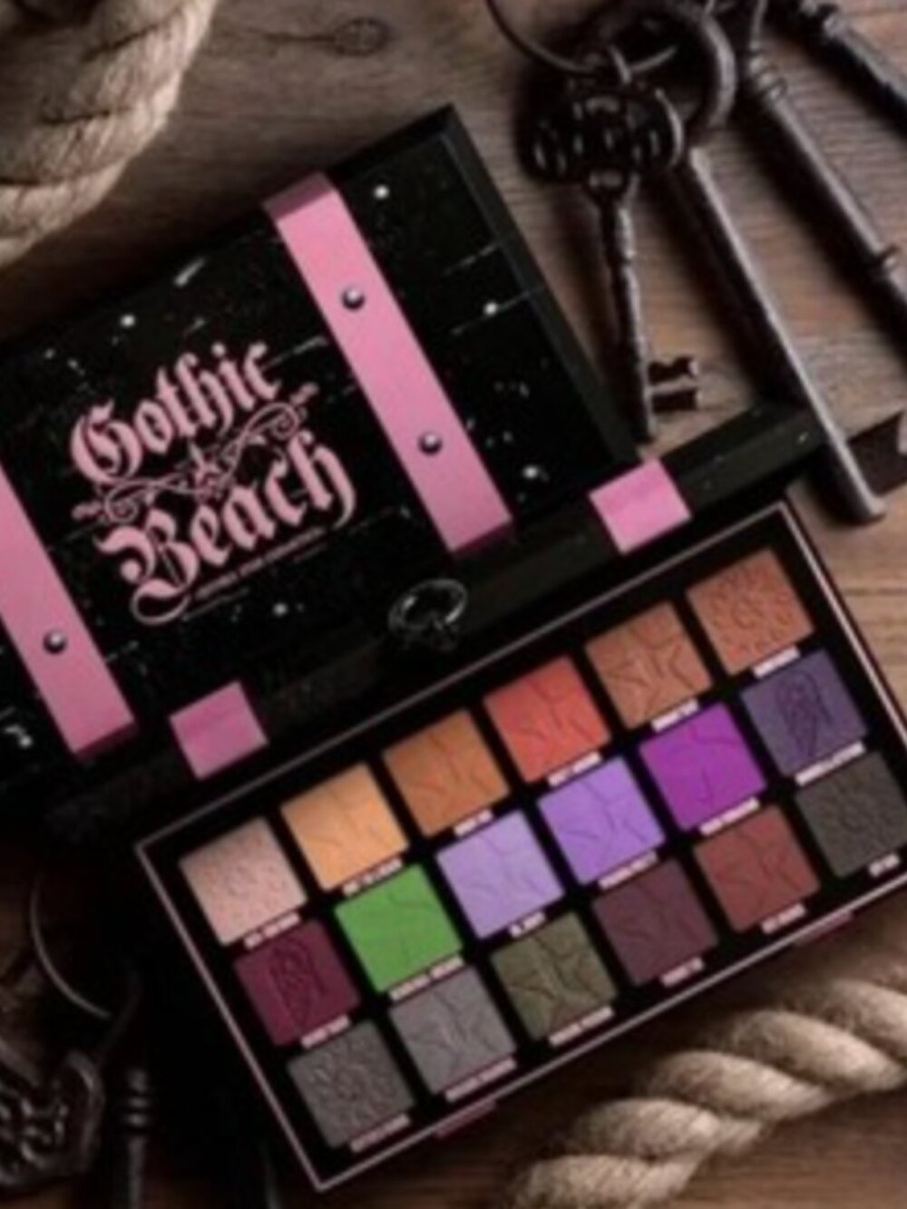 GOTHIC BEACH Artistry Palette (BNWOB)